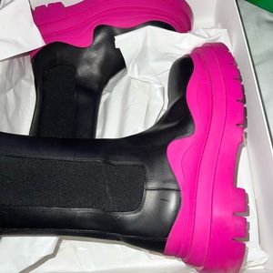 BOTTEGA VENTA BOOTS. AUTHENTIC Purchased from garden state mall Neiman Marcus